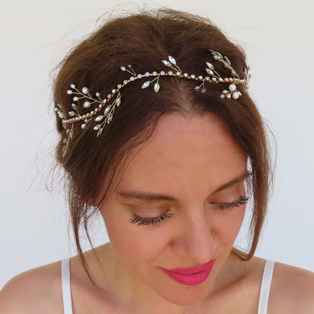 pearl hair accessory for bride